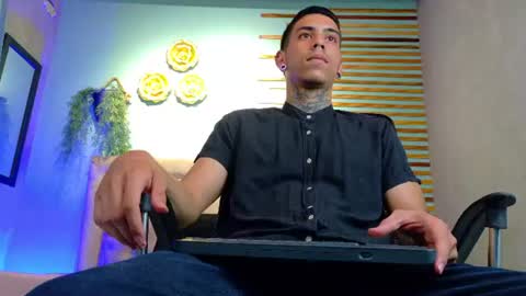 Snapshot of jharol_cardona chatting on 07-17-26, 01:34 Jharol online show from 07-17-26, 01:34