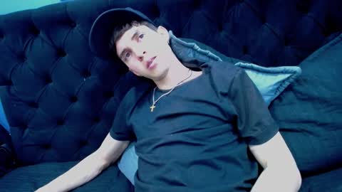 Jheampiero online show from 10-27-25, 01:59