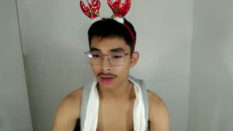 Johnny  online show from 12-22-25, 09:06