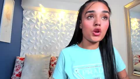 Snapshot of jhoanaduran_ chatting on 01-31-25, 09:48 Jhoana online show from 01-31-25, 09:48