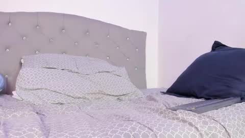 jhoanatrans22 online show from 01-24-25, 11:23