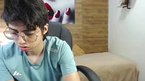 Snapshot of jhoellx chatting on 11-15-25, 07:54 Jhoel online show from 11-15-25, 07:54