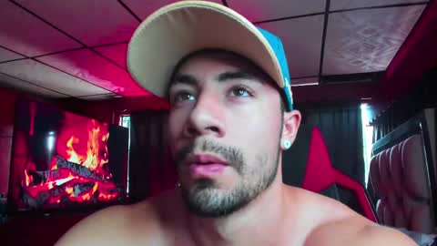 Snapshot of jhojansthetics chatting on 02-15-25, 08:43 Jhojan Strong online show from 02-15-25, 08:43