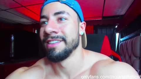 Snapshot of jhojansthetics chatting on 11-10-25, 08:30 Jhojan Strong online show from 11-10-25, 08:30