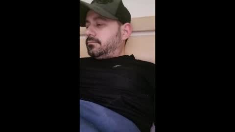 Snapshot of jhon883325 chatting on 02-15-26, 04:14 jhon883325 online show from 02-15-26, 04:14