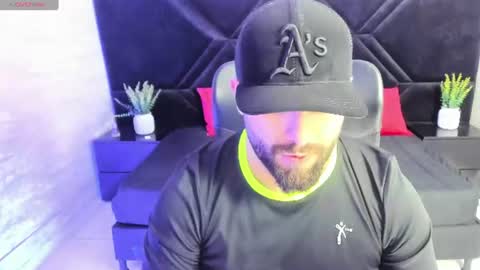 Snapshot of jhon_bear02 chatting on 06-18-26, 11:25 John Bear.... online show from 06-18-26, 11:25