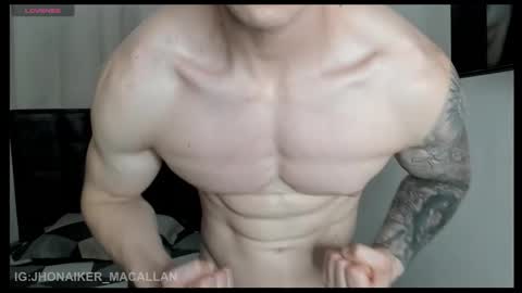 Snapshot of jhonny_macallan chatting on 01-12-26, 04:01 Jhonaiker online show from 01-12-26, 04:01
