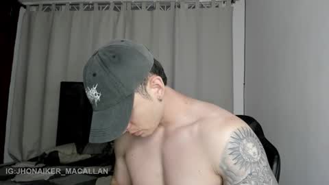 Snapshot of jhonny_macallan chatting on 03-18-26, 10:57 Jhonaiker online show from 03-18-26, 10:57