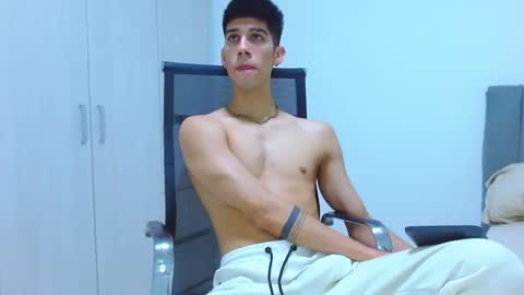 jhony_sex3 online show from 10-10-25, 07:07