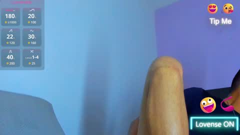 Snapshot of jhonyalzate chatting on 12-11-24, 07:09 Jhony Alzate online show from 12-11-24, 07:09