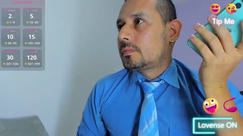 Snapshot of jhonyalzate chatting on 12-15-24, 02:52 Jhony Alzate online show from 12-15-24, 02:52