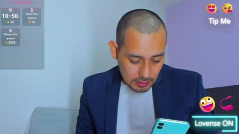 Snapshot of jhonyalzate chatting on 12-28-24, 11:52 Jhony Alzate online show from 12-28-24, 11:52