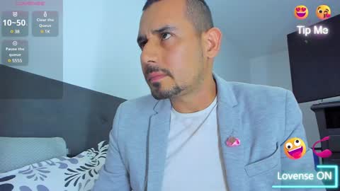 Snapshot of jhonyalzate chatting on 01-27-25, 01:16 Jhony Alzate online show from 01-27-25, 01:16