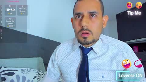 Snapshot of jhonyalzate chatting on 01-28-25, 12:26 Jhony Alzate online show from 01-28-25, 12:26
