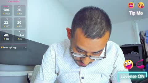 Snapshot of jhonyalzate chatting on 01-30-25, 03:33 Jhony Alzate online show from 01-30-25, 03:33