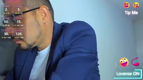 Snapshot of jhonyalzate chatting on 02-28-25, 12:10 Jhony Alzate online show from 02-28-25, 12:10