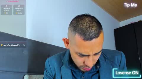 Snapshot of jhonyalzate chatting on 09-27-25, 11:32 Jhony Alzate online show from 09-27-25, 11:32