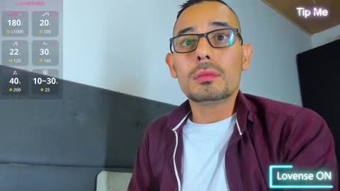 Snapshot of jhonyalzate chatting on 09-30-25, 03:33 Jhony Alzate online show from 09-30-25, 03:33