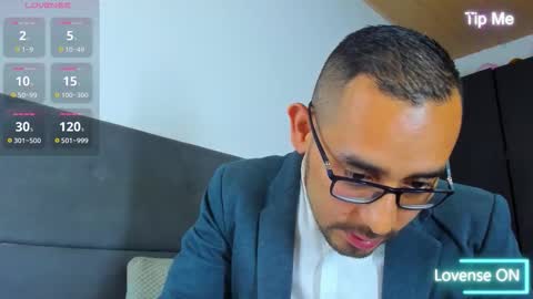 Snapshot of jhonyalzate chatting on 10-03-25, 02:19 Jhony Alzate online show from 10-03-25, 02:19