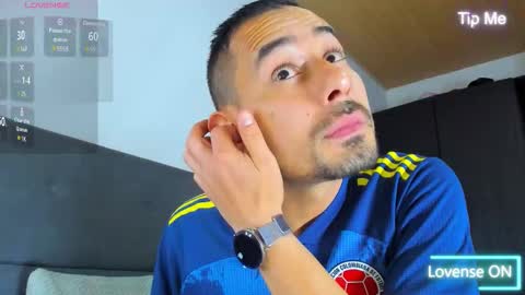 Snapshot of jhonyalzate chatting on 10-10-25, 12:53 Jhony Alzate online show from 10-10-25, 12:53