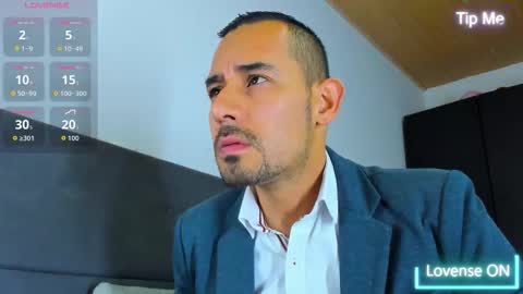 Snapshot of jhonyalzate chatting on 10-12-25, 11:26 Jhony Alzate online show from 10-12-25, 11:26