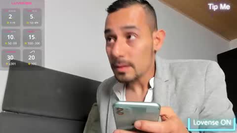 Snapshot of jhonyalzate chatting on 07-03-26, 02:07 Jhony Alzate online show from 07-03-26, 02:07