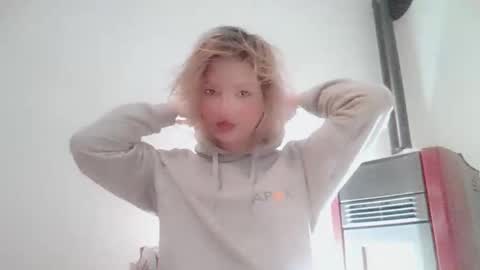 Anya online show from 10-31-25, 04:57