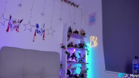 Snapshot of ji_hyun chatting on 09-24-25, 12:47 Ji online show from 09-24-25, 12:47