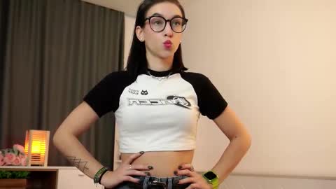 Mari online show from 11-15-25, 10:01