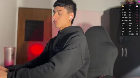 Snapshot of jim_dancer chatting on 02-25-25, 10:39 jim_dancer online show from 02-25-25, 10:39