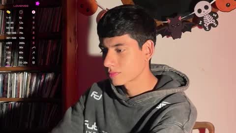 Snapshot of jim_dancer chatting on 10-19-25, 10:43 jim_dancer online show from 10-19-25, 10:43