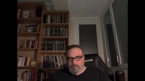 Snapshot of jim_dick chatting on 03-01-25, 11:47 Jim Dick online show from 03-01-25, 11:47