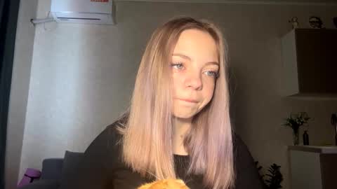 Snapshot of jimmiesobczynski chatting on 10-30-25, 07:10 Steff online show from 10-30-25, 07:10