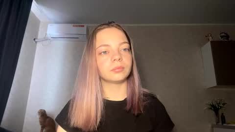 Snapshot of jimmiesobczynski chatting on 11-03-25, 07:09 Steff online show from 11-03-25, 07:09