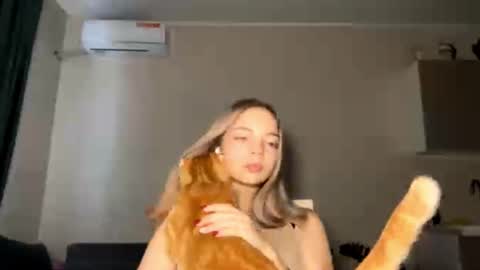 Snapshot of jimmiesobczynski chatting on 11-11-25, 08:14 Steff online show from 11-11-25, 08:14