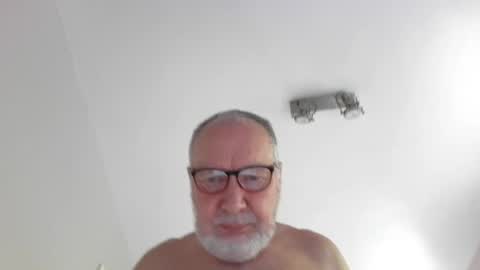 Snapshot of jimmybenido chatting on 07-01-26, 04:40 Jim Redgewell online show from 07-01-26, 04:40