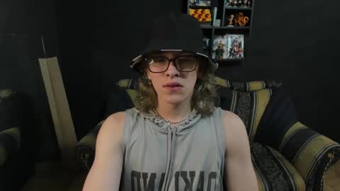 Snapshot of jinnbook chatting on 01-07-25, 06:38 JinnBook online show from 01-07-25, 06:38