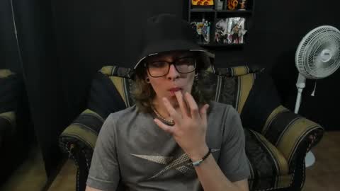 Snapshot of jinnbook chatting on 01-15-25, 05:08 JinnBook online show from 01-15-25, 05:08