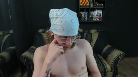 Snapshot of jinnbook chatting on 01-31-25, 02:07 JinnBook online show from 01-31-25, 02:07