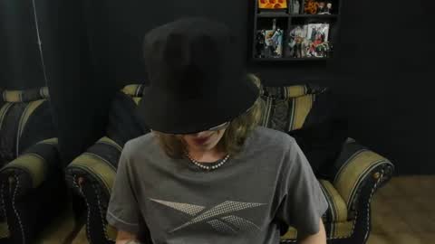 Snapshot of jinnbook chatting on 02-08-25, 07:04 JinnBook online show from 02-08-25, 07:04