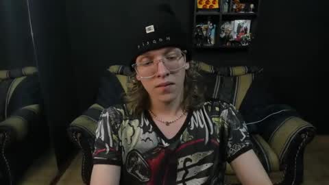 Snapshot of jinnbook chatting on 02-19-25, 11:17 JinnBook online show from 02-19-25, 11:17