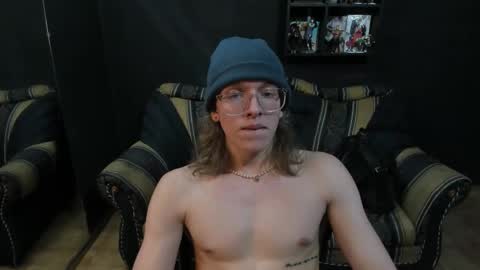 Snapshot of jinnbook chatting on 02-25-25, 08:25 JinnBook online show from 02-25-25, 08:25