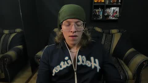 Snapshot of jinnbook chatting on 02-27-25, 08:28 JinnBook online show from 02-27-25, 08:28