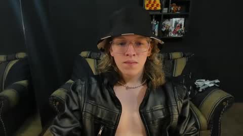 Snapshot of jinnbook chatting on 03-12-25, 05:13 JinnBook online show from 03-12-25, 05:13