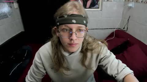 Snapshot of jinnbook chatting on 01-13-26, 03:06 JinnBook online show from 01-13-26, 03:06