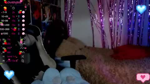 Snapshot of jinx_25 chatting on 02-15-25, 12:15 Jinx online show from 02-15-25, 12:15