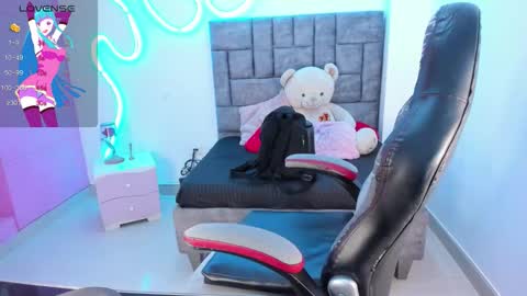 kim online show from 11-26-25, 01:23