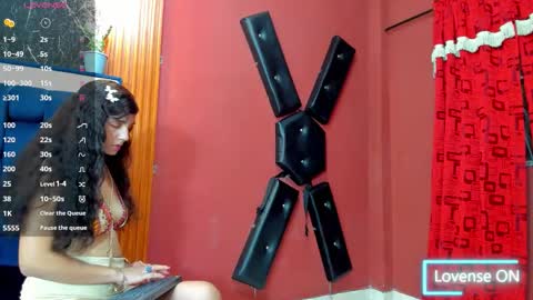 jisooluv online show from 10-14-25, 07:36