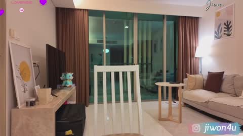 Jiwon online show from 01-12-25, 12:55