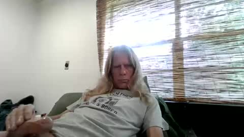 Snapshot of jizzmitten5 chatting on 06-14-26, 08:11 jizzmitten5 online show from 06-14-26, 08:11